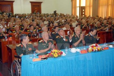 Hỗ trợ chi trả tiền lương tháng cho quân nhân nghỉ chờ hưu