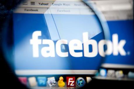 Facebook "hốt bạc" nhờ quảng cáo trên điện thoại di động