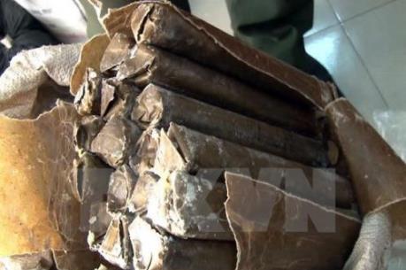 Bắt quả tang vận chuyển trái phép chất nổ cực mạnh với số lượng lớn