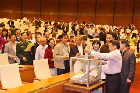 Phê chuẩn Chủ tịch, Phó Chủ tịch UBND tỉnh Sơn La và Hòa Bình