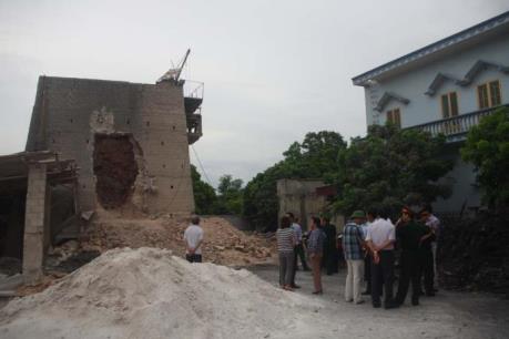 Hỗ trợ gia đình các nạn nhân trong vụ sập lò vôi tại Hải Dương