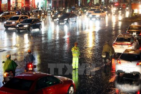 Dự báo thời tiết đêm 4/7: Hà Nội nhiều mây, có mưa to đến rất to