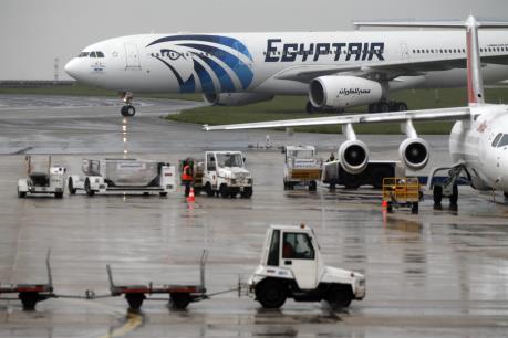 Vụ rơi máy bay MS804: Phi công đã dập lửa trước khi máy bay rơi