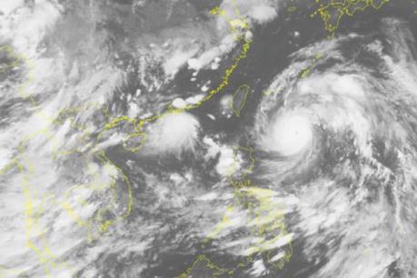 Bão Nepartak mang theo mưa to, gió lớn tiến vào miền Đông Trung Quốc