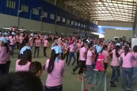 Vụ công nhân nghỉ việc tập thể ở Quảng Nam: Đình chỉ tạm thời hai cán bộ