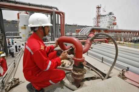 Giá dầu thế giới ngày 11/7 đi xuống do mối lo dư cung 