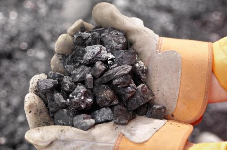 KSA: Lý do cổ phiếu giảm sàn 10 phiên liên tiếp  