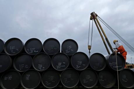 OPEC dự báo tình trạng dư thừa nguồn cung dầu mỏ sẽ giảm