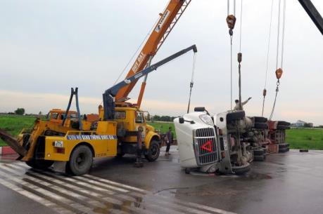 Vụ lật xe trên cao tốc Pháp Vân–Cầu Giẽ: Tập trung cứu chữa cho người bị thương