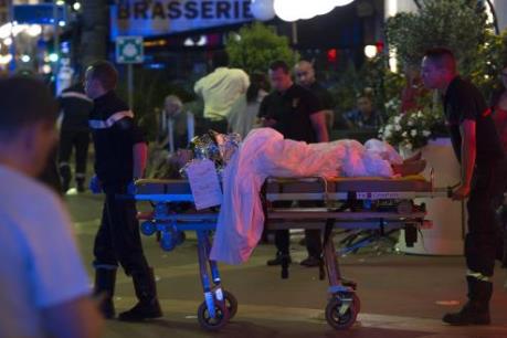Vụ tấn công tại Pháp: Đã có ít nhất 80 người thiệt mạng và nhiều người bị thương