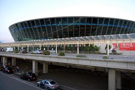 Sân bay Nice (Pháp) sơ tán khẩn cấp sau khi phát hiện một túi đồ khả nghi