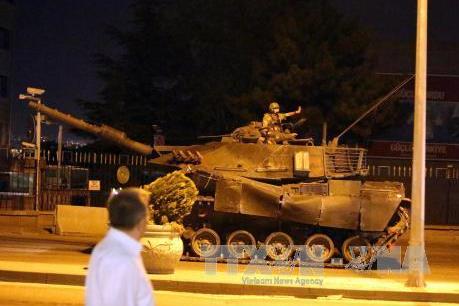 Quân đội Thổ Nhĩ Kỳ tiến hành đảo chính