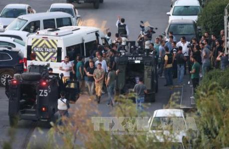 Vụ đảo chính ở Thổ Nhĩ Kỳ: Bắt giữ nhiều sĩ quan được coi là chủ mưu