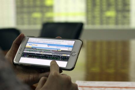 Chứng khoán chiều 18/7: Thị trường thăng hoa, VN-Index tăng gần 9 điểm