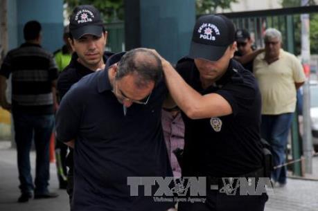 Vụ đảo chính ở Thổ Nhĩ Kỳ: Đình chỉ hơn 1.000 thẩm phán, công tố viên và cảnh sát