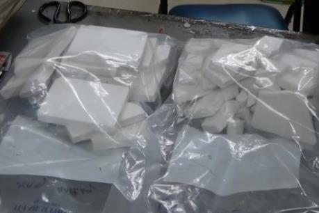 Bắt giữ nữ hành khách vận chuyển 14 bánh heroin tại sân bay Tân Sơn Nhất