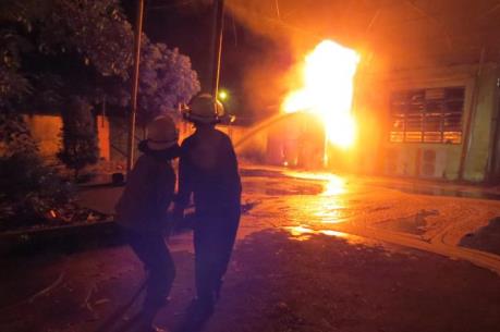 Hải Phòng: "Bà hỏa" thiêu rụi hàng vạn m2 nhà xưởng của Công ty TNHH Aroma Bay Candles