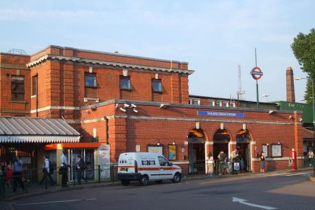 Một ga tàu điện ngầm ở London sơ tán khẩn cấp vì cảnh báo an ninh