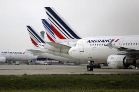 Nhân viên phi hành đoàn Air France đình công giữa mùa cao điểm du lịch