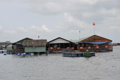 Nhà hàng nổi đạt chuẩn đầu tiên được hoạt động kinh doanh trên vịnh Vĩnh Hy