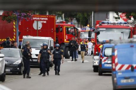 Bắt cóc con tin tại nhà thờ nước Pháp