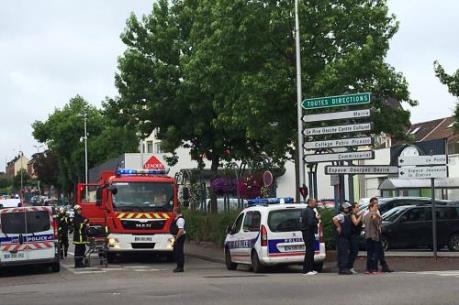 IS tung video về những kẻ tấn công nhà thờ ở Pháp