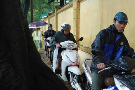 Ứng phó với bão số 3: Nhiều trường ở Hà Nội cho học sinh nghỉ học