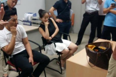Bắt khẩn cấp 2 đối tượng trong vụ tiếp viên hàng không xuất lậu hơn 3kg vàng