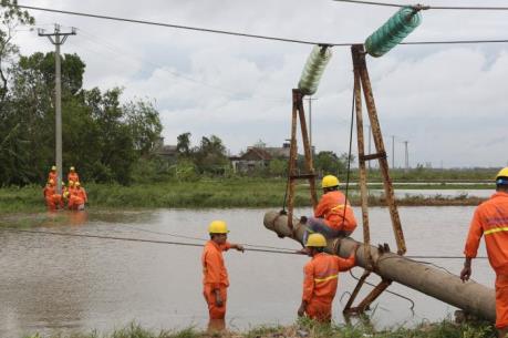 Cuối ngày hôm nay sẽ khôi phục cấp điện cho Hà Nội và 29 trạm bơm tiêu úng