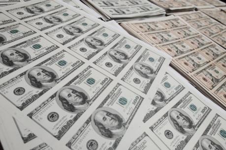 Colombia triệt phá đường dây làm tiền giả quy mô lớn