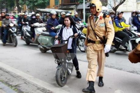 Hà Nội tổng kiểm tra xử lý vi phạm quy định về mũ bảo hiểm