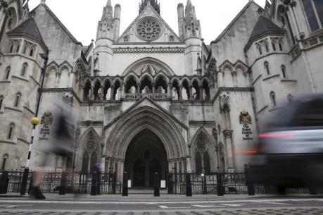 Nga yêu cầu Tòa án London hối thúc Ukraine thanh toán nợ