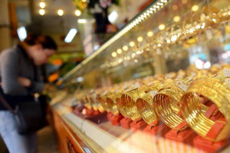 Giá vàng trong nước ngày 4/8 giảm theo đà của giá vàng thế giới