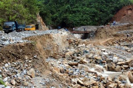 Nhiều tuyến quốc lộ ở Hà Giang bị sạt lở nghiêm trọng