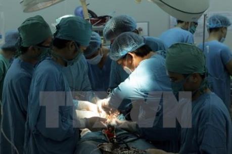 Sản phụ 3 lần ngưng tim do thuyên tắc ối thoát lưỡi hái tử thần