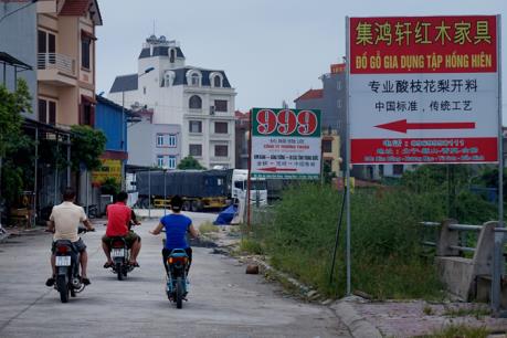 Bắc Ninh: Tháo dỡ những biển hiệu, biển chỉ dẫn không đúng quy định