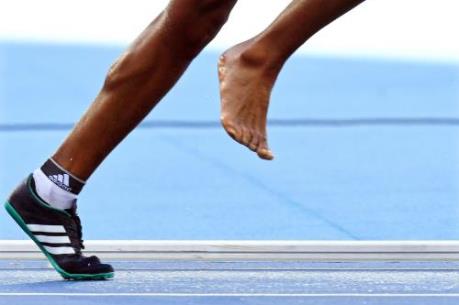 OLYMPIC 2016: VĐV Ethiopia chạy với 1 chân không giày