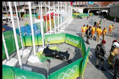 OLYMPIC 2016: Rơi máy quay khổng lồ, 7 người bị thương
