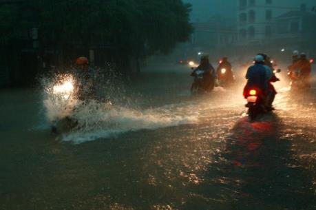 Dự báo thời tiết đêm nay và sáng mai: Mưa lớn diện rộng trên khu vực Bắc Trung Bộ