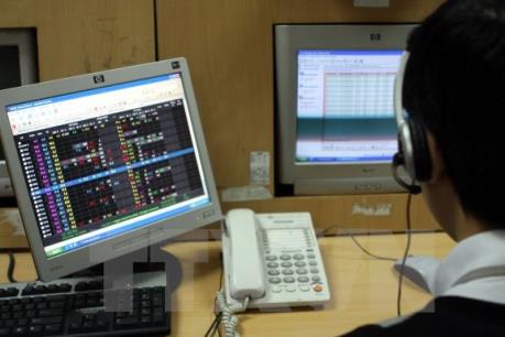 Chứng khoán chiều 19/8: VN-Index đóng cửa với sắc xanh, dù đà tăng không mạnh