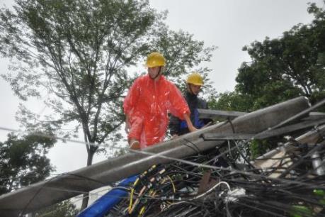 Cơn bão số 3: EVN tiếp tục khắc phục các sự cố về điện