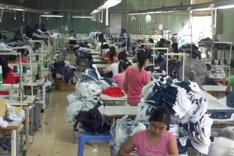 Hơn 1.200 công nhân Công ty Leather Bank trở lại làm việc