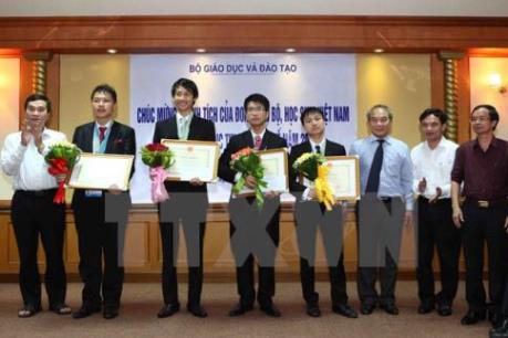 Việt Nam giành 2 huy chương Vàng Olympic Tin học quốc tế