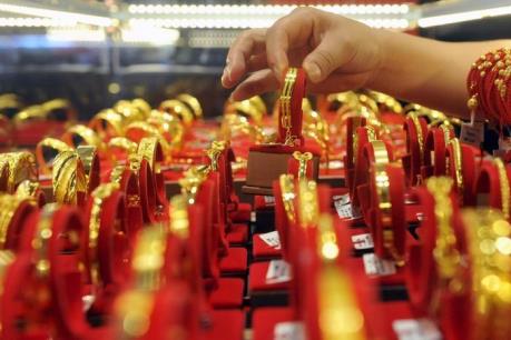 Giá vàng thế giới ngày 22/8 giảm xuống mức thấp nhất 2 tuần