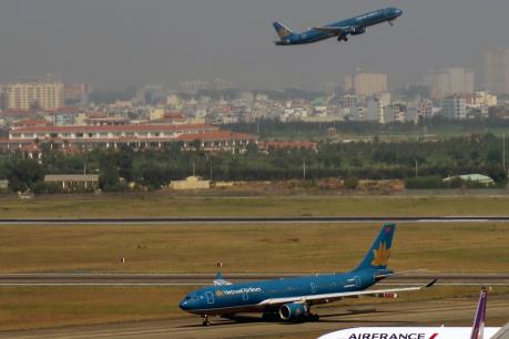 Ngăn chặn hành vi chiếu ánh sáng laser tại sân bay Tân Sơn Nhất