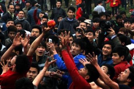 Thay đổi hình thức tổ chức lễ hội cướp phết để bớt bạo lực