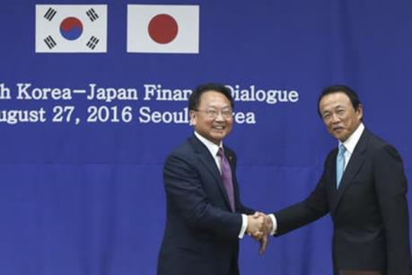 Hàn Quốc và Nhật Bản nhất trí đàm phán hoán đổi tiền tệ
