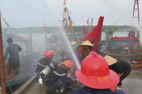 Huấn luyện, diễn tập phòng cháy chữa cháy, cứu nạn cứu hộ tàu cá bị cháy