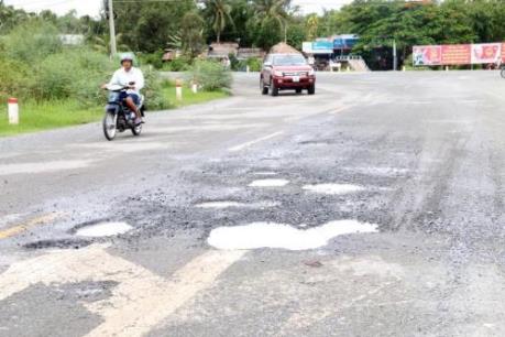 Sớm khắc phục tình trạng xuống cấp đoạn Quốc lộ 1A đi qua Bình Định