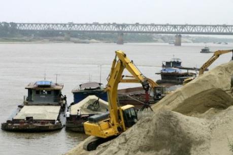 Bắc Giang loại bỏ bến bãi tự phát không trong quy hoạch đê điều